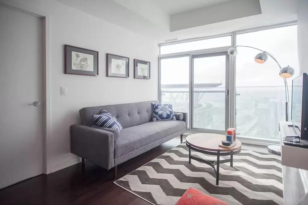 Views From The Six Hotel Toronto Apartment